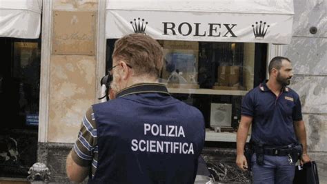 abbraccio letale agli anziani e gli strappavano il rolex|Lo “scippo sentimentale”, la tecnica dell’abbraccio e il Rolex da .